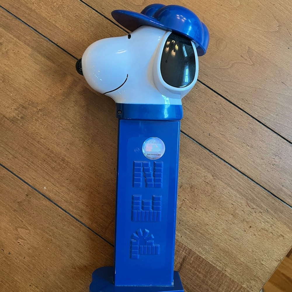 Chicago Cubs Snoopy musical oversized Pez Machine